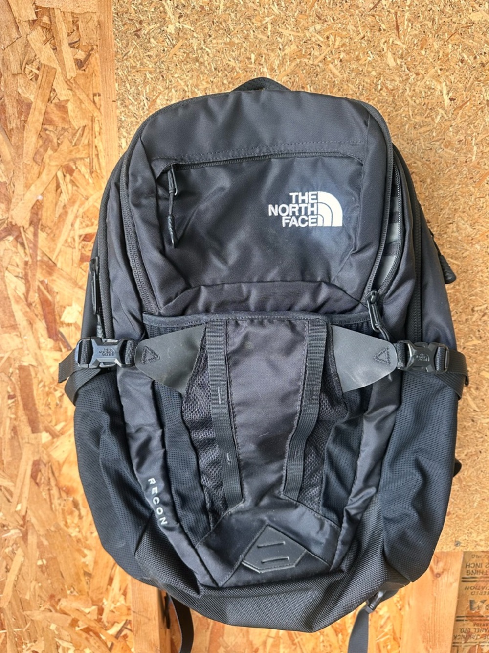 Black North Face backpack- Recon backpack- 30L